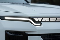 KGM Actyon (2025): daytime running light detail, white paint