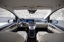 Mercedes-Benz V-Class (2024) interior