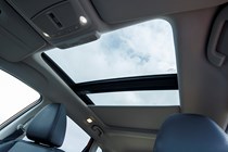 Nissan X-Trail panoramic roof