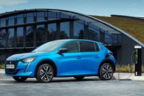 Peugeot e-208 (2021) with charger