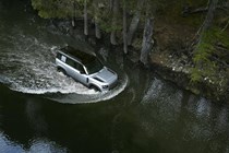 Land Rover Defender 110 (2020-) driving action through water