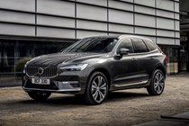 Volvo XC60 T6 Recharge, front view, grey