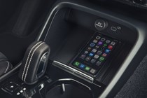 Volvo XC40 Recharge - centre console