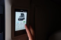 Image of the Volkswagen California living space monitoring screen