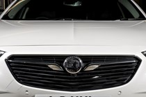Vauxhall Insignia Grand Sport, white, front grille