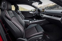 Audi RS 5 Coupe front seats