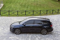 Fiat Tipo station wagon side