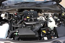 Fiat 124 Spider Convertible 2017 engine bay