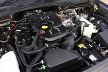 Fiat 124 Spider Convertible 2017 engine bay