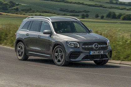 Mercedes-Benz GLB, driving round corner, 2020