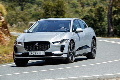 Jaguar I-Pace (2020) cornering