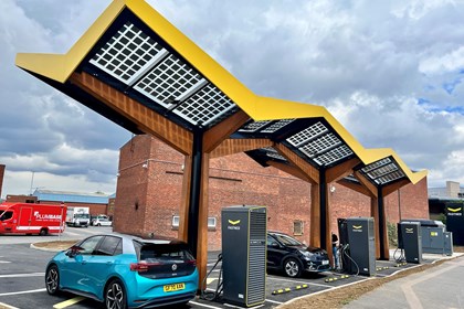 Fastned's new ultra-rapid Greenwich site with its wavy solar roof