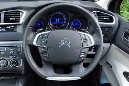 Citroen C4 steering wheel and airbag