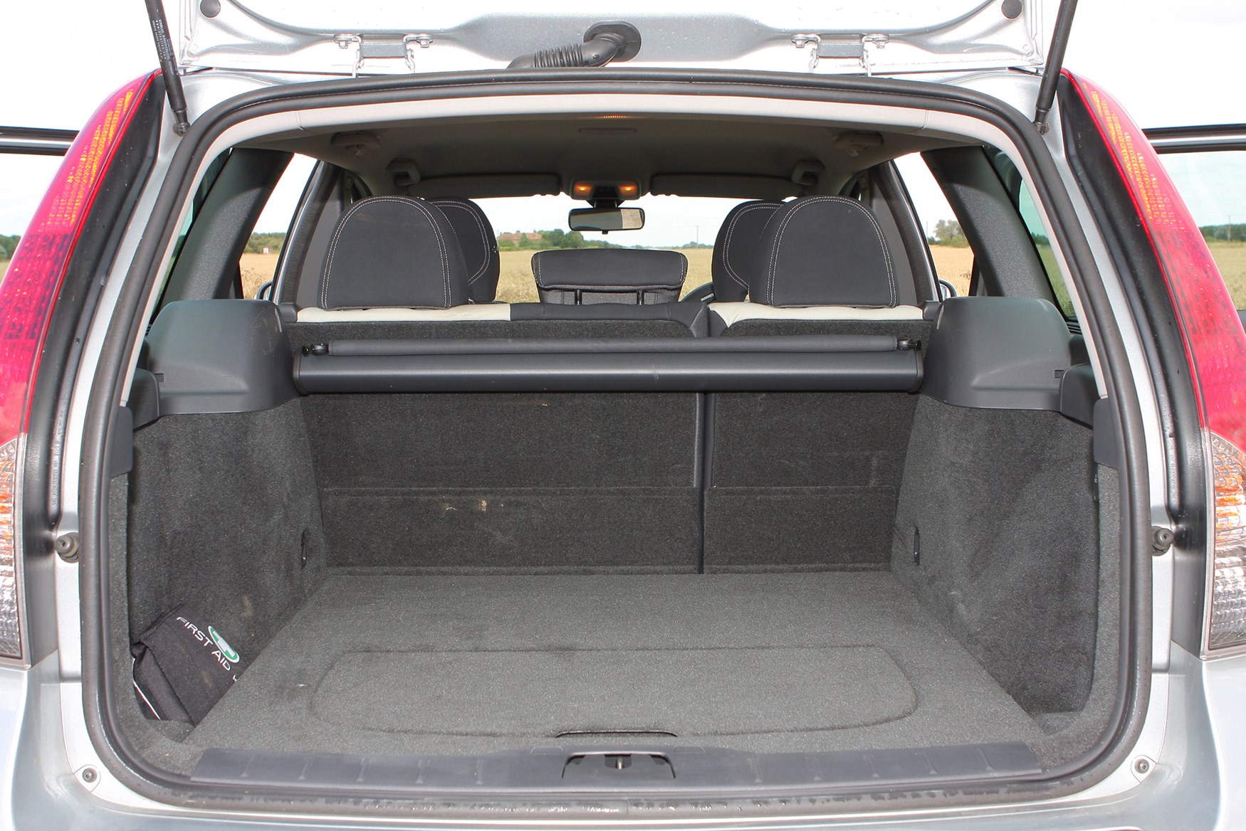 Volvo V50 Estate (2004 2012) Photos Parkers