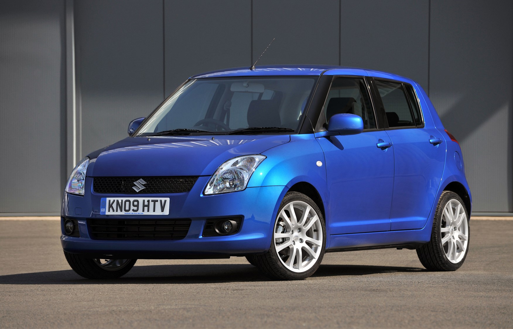 Сузуки под заказ. Suzuki Swift 2005. Судзуки Свифт 2005. Сузуки Свифт 3. Судзуки Свифт 2011.