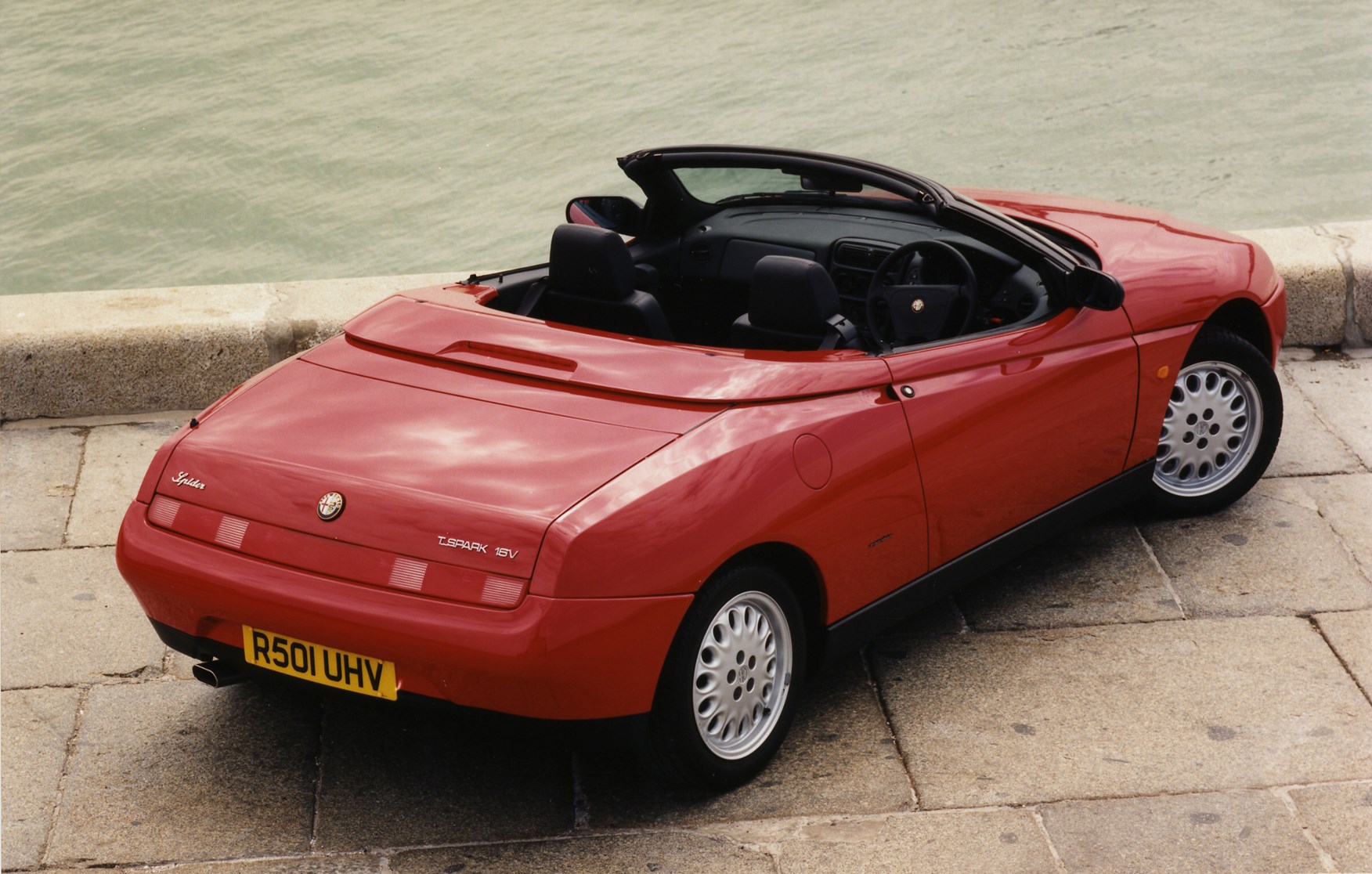 Alfa Romeo Spider Convertible 1996 2004 Photos Parkers
