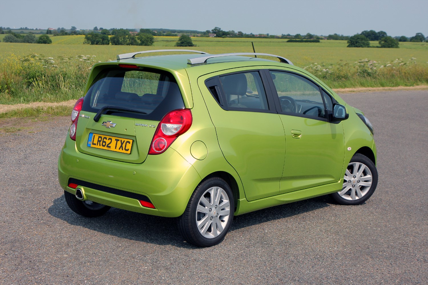 Chevrolet Spark 2015 хэтчбек