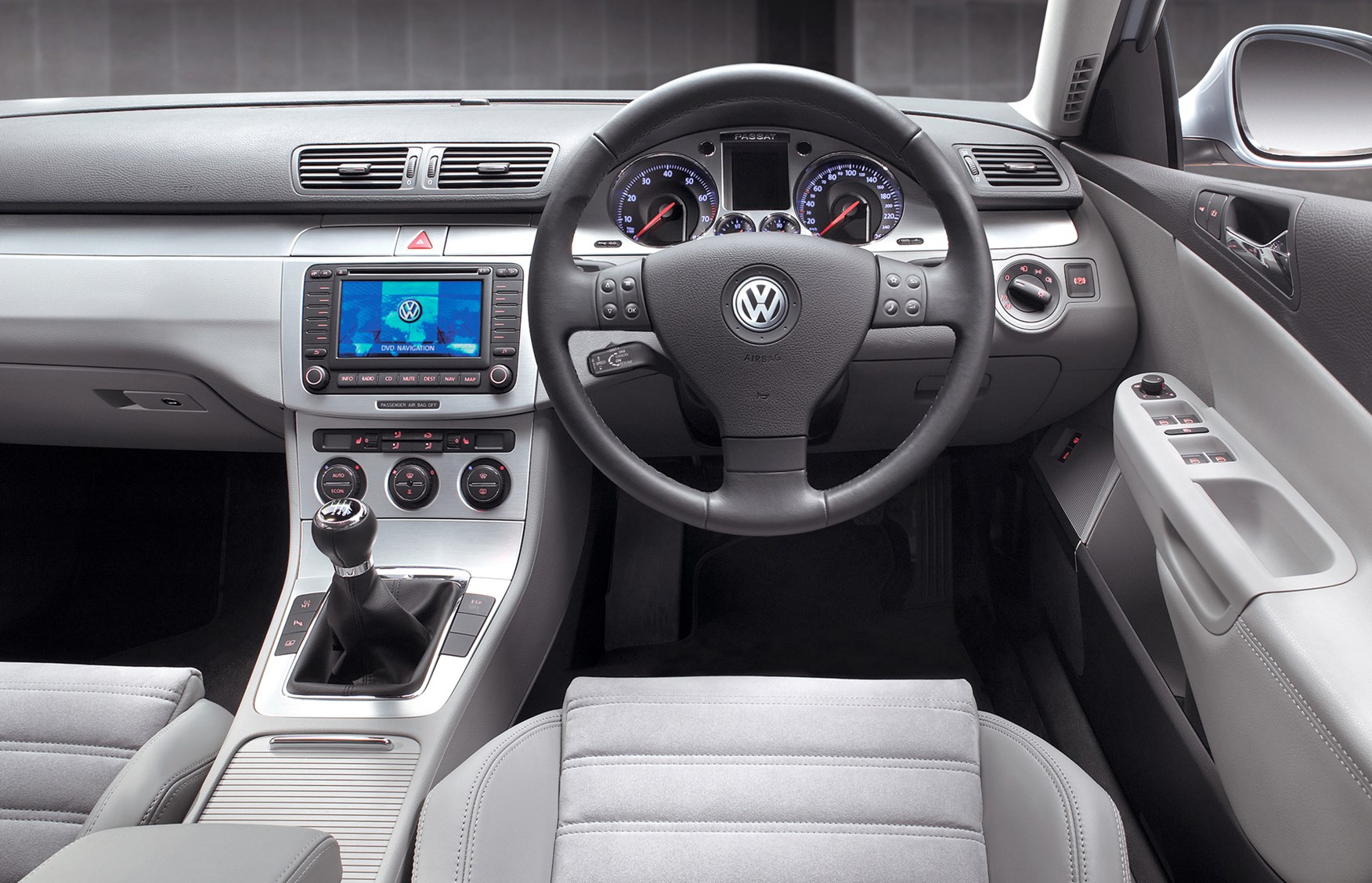 16_passat_interior