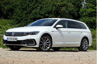 Volkswagen Passat GTE (2020) main view
