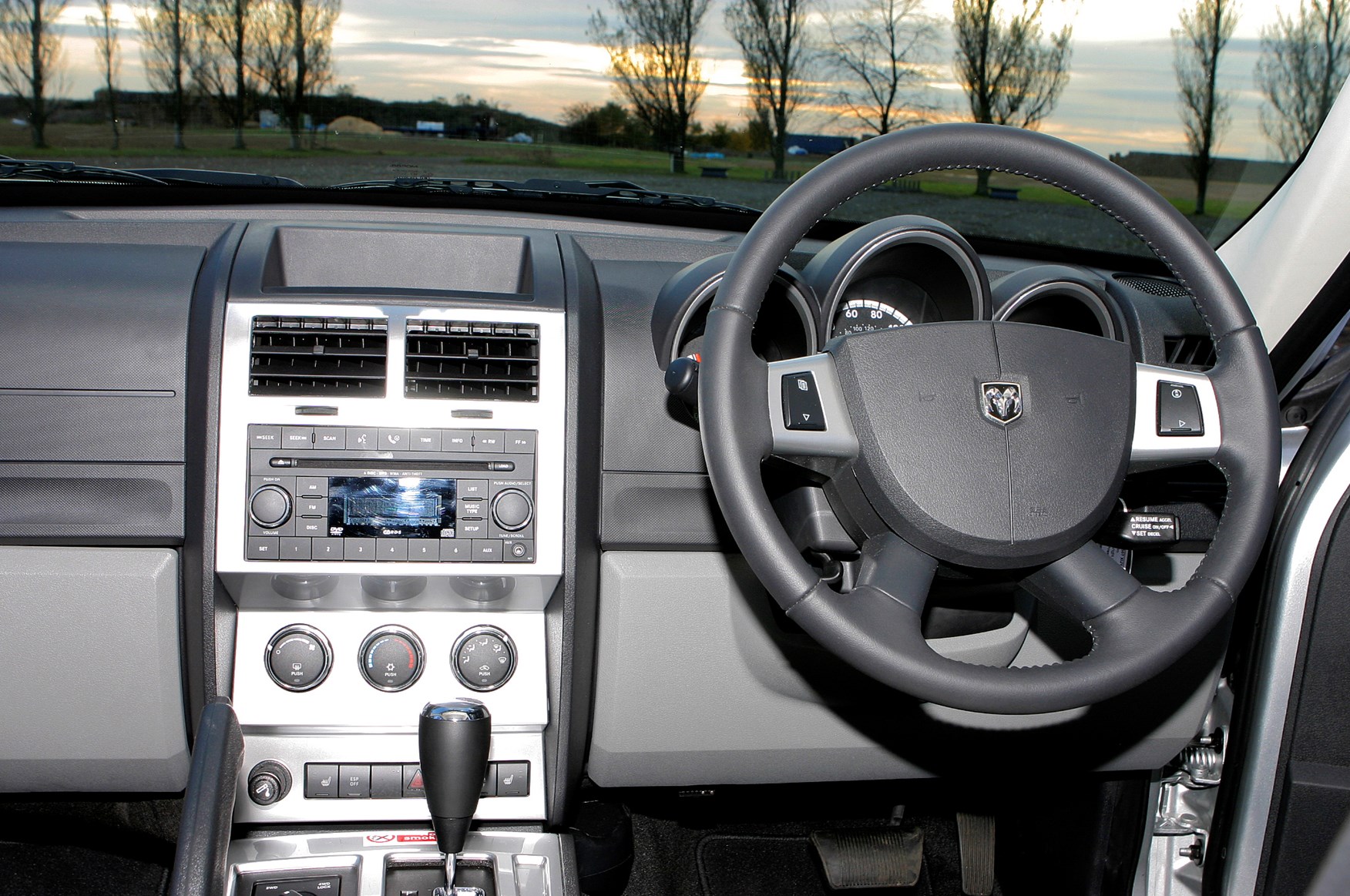 View all images of the Dodge Nitro (07-09)