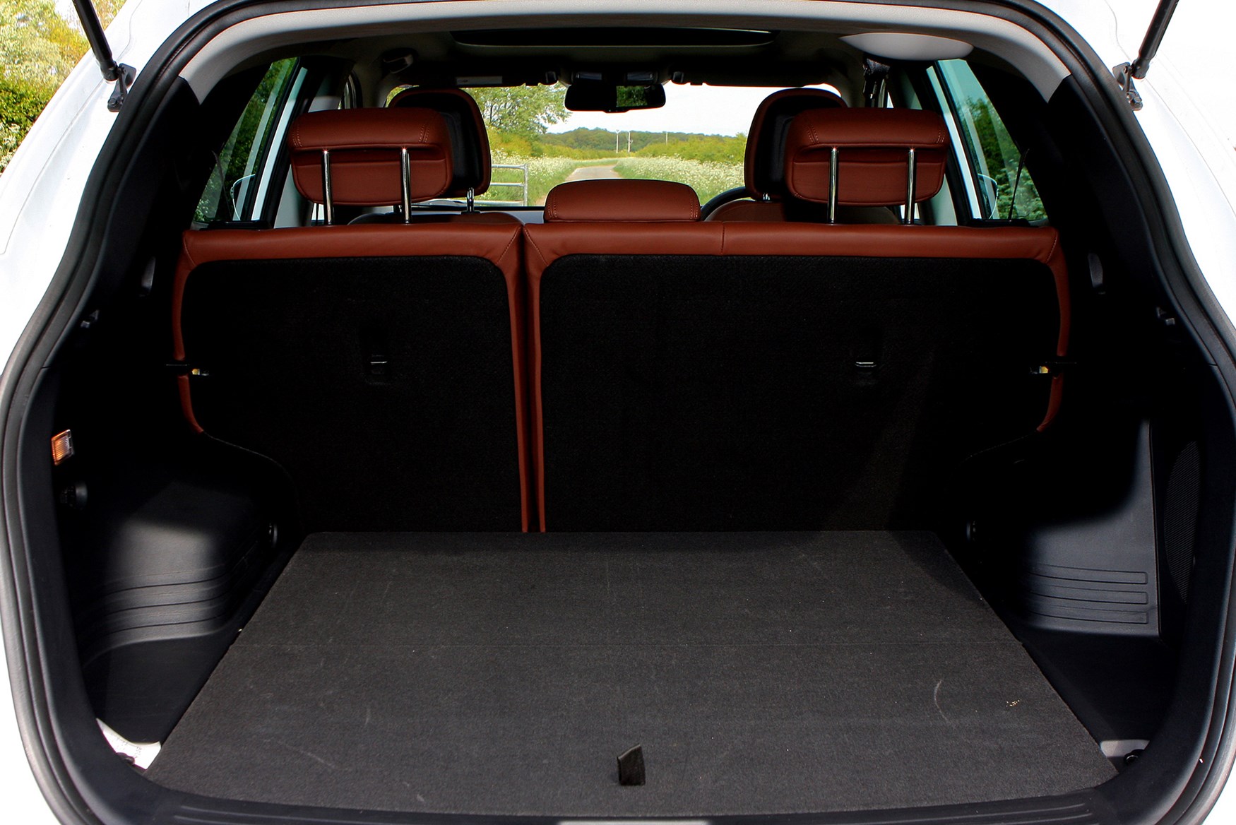 Hyundai ix35 Estate (2010 - 2015) Features, Equipment and Accessories ...