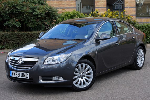 Vauxhall Insignia Saloon 1.8i 16V Exclusiv 4d specs & dimensions | Parkers