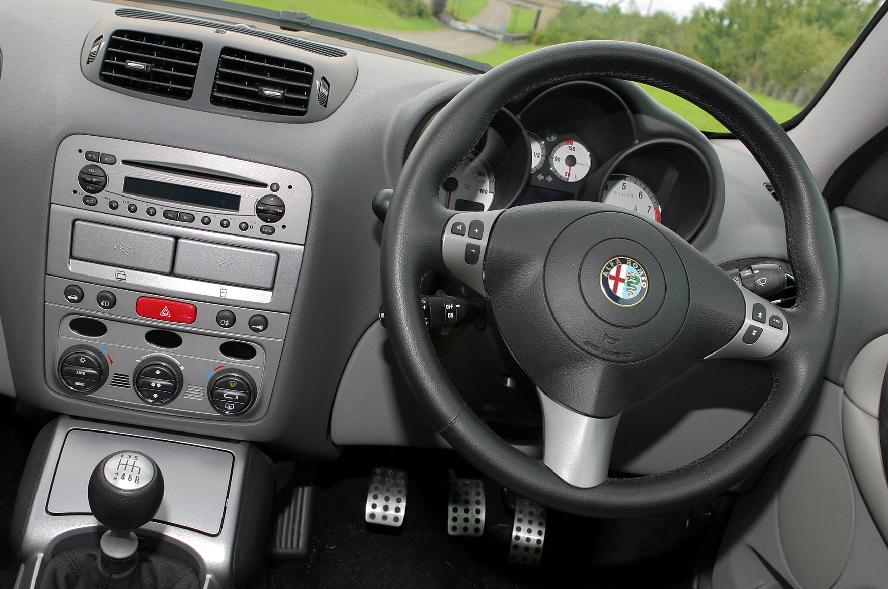 Alfa Romeo GT Coupe (2004 - 2010) Driving & Performance | Parkers Alfa Romeo GT Coupe (2004 - 2010) Driving & Performance | Parkers