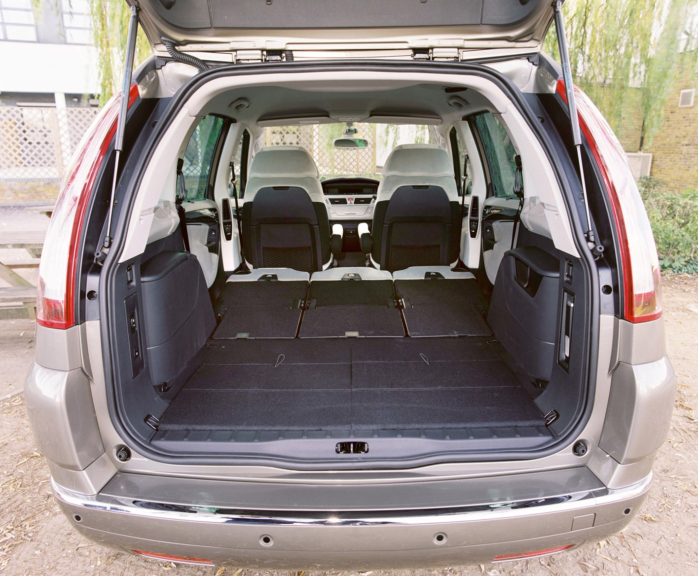 Citroën Grand C4 Picasso Estate (2007 - 2013) Features, Equipment ... Citroën Grand C4 Picasso Estate (2007 - 2013) Features, Equipment ...
