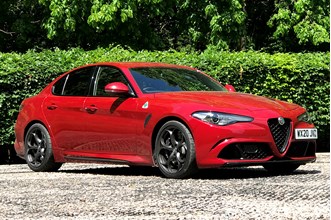 Alfa Romeo Giulia (2021) main image