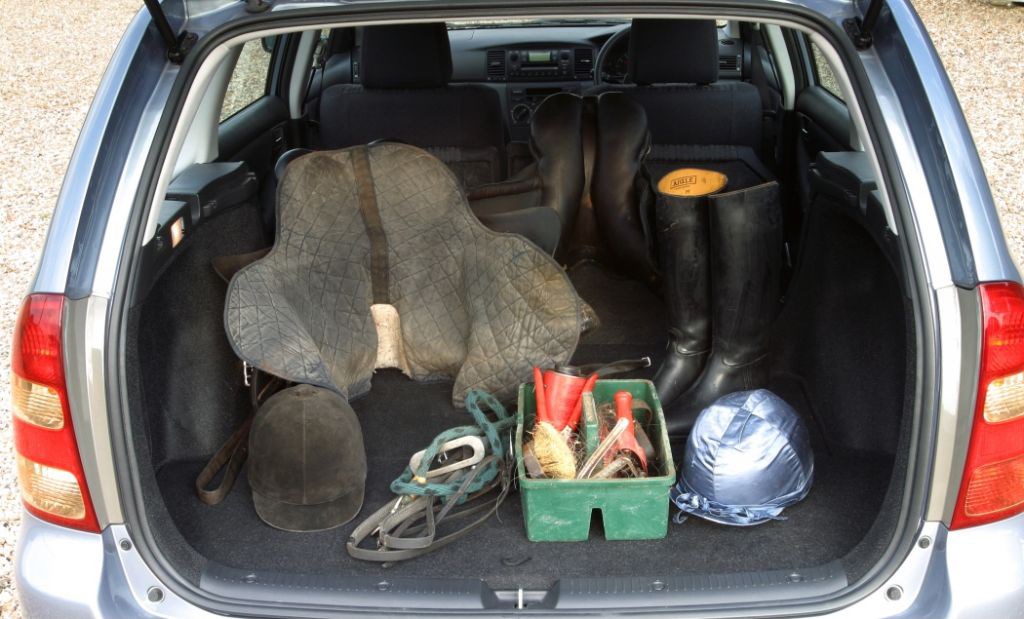 Toyota Corolla Estate (2002 - 2006) Photos | Parkers
