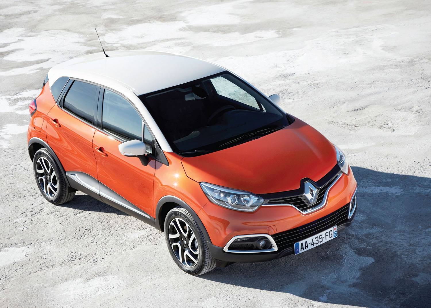  Renault Captur 4x4  2013 Photos Parkers