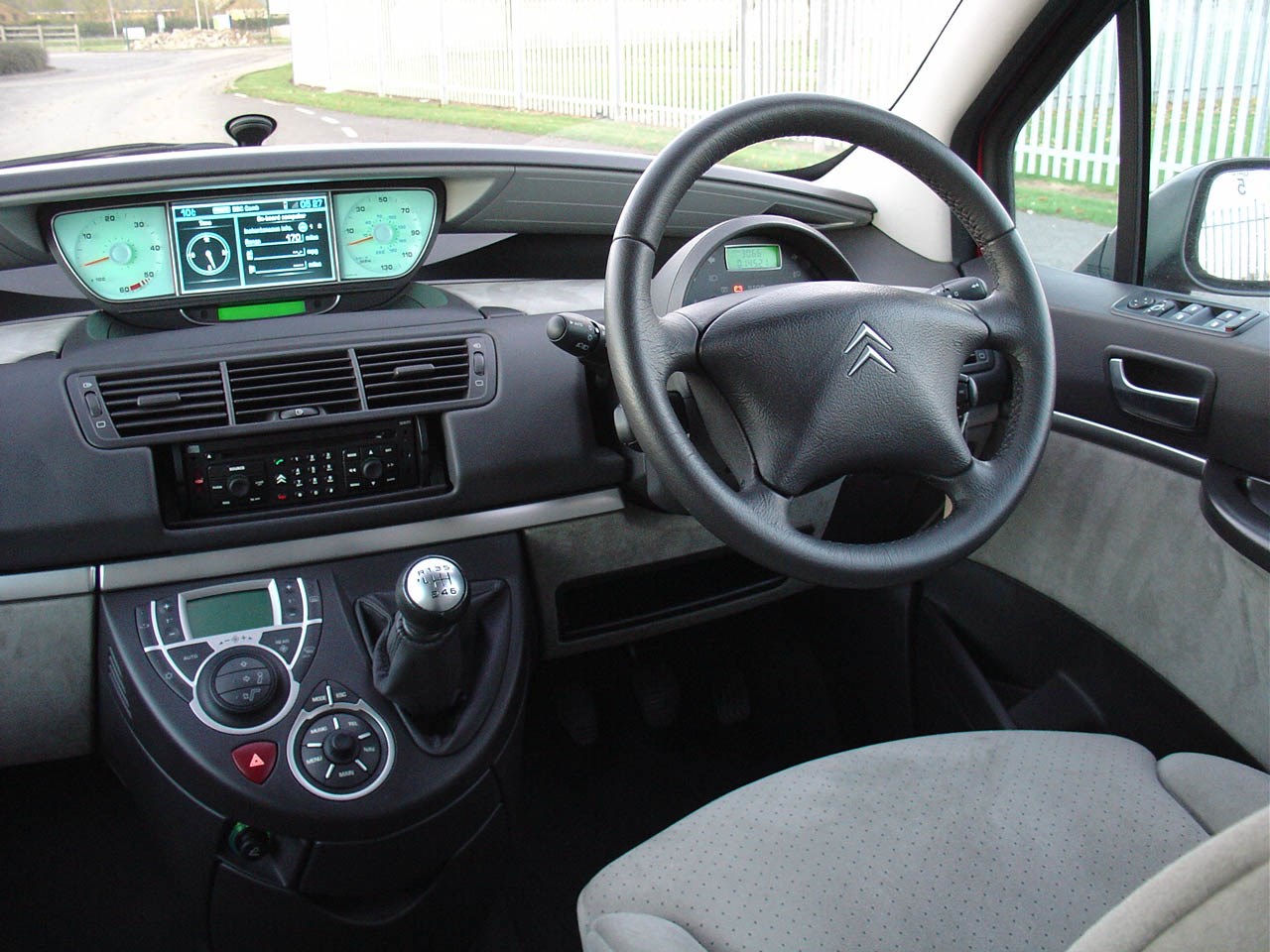 Citroën C8 Estate (2003 - 2010) Driving & Performance | Parkers Citroën C8 Estate (2003 - 2010) Driving & Performance | Parkers