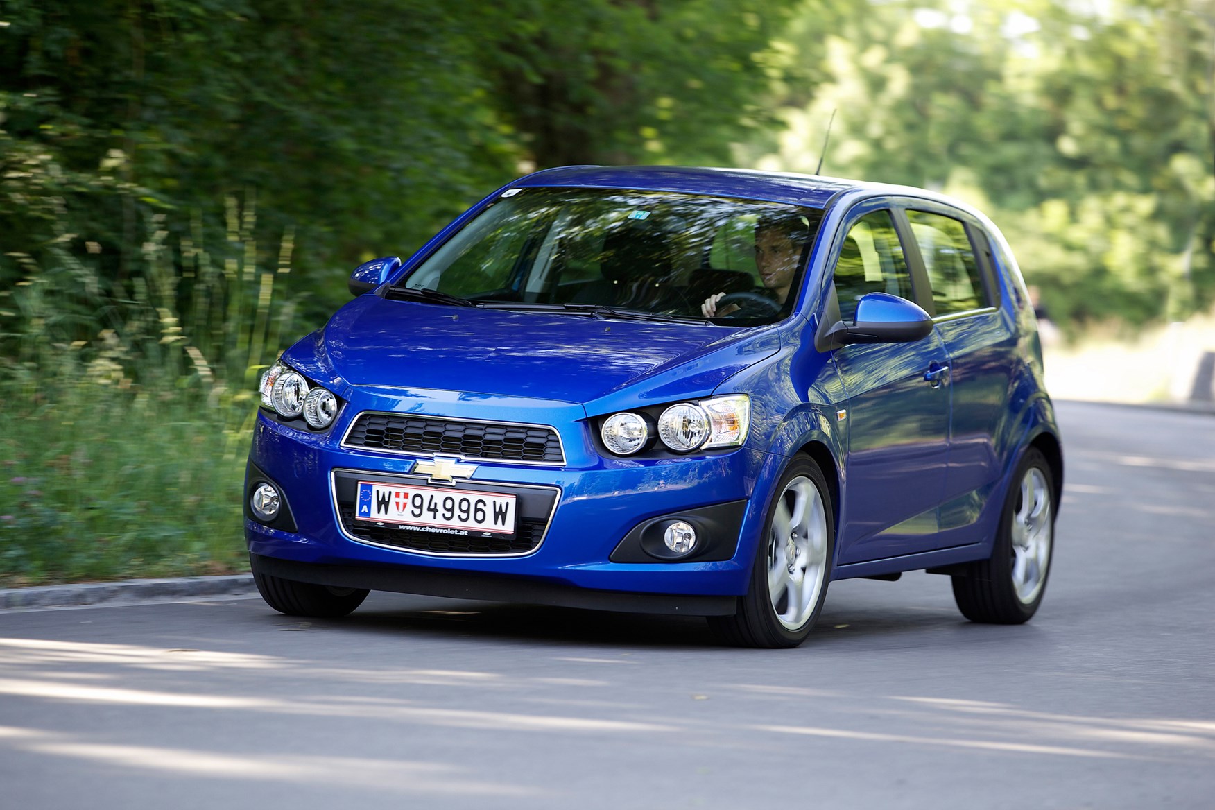 Chevrolet Aveo Hatchback (2011 2015) Photos Parkers