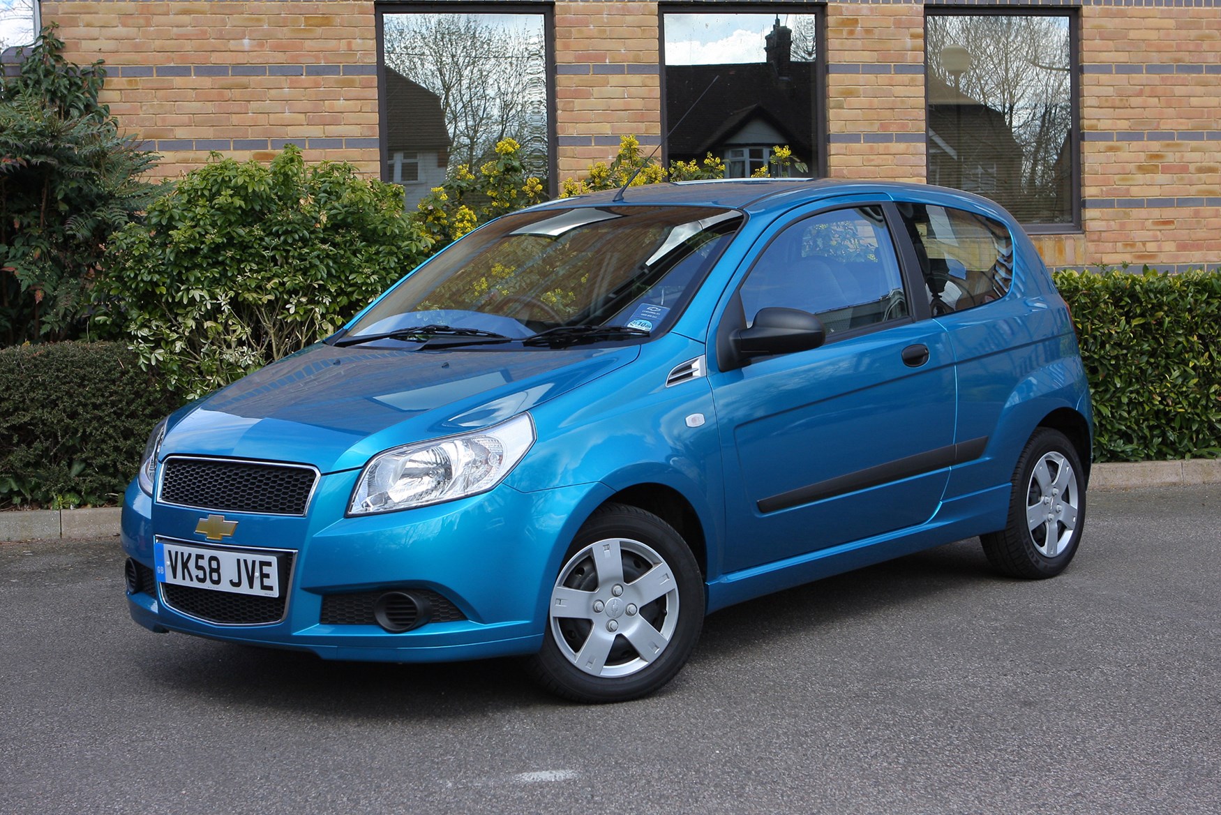 Chevrolet Aveo Hatchback (2008 2011) Photos Parkers