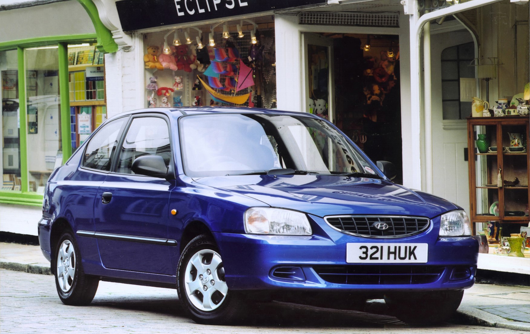 Used Cars Tucson >> Hyundai Accent Hatchback (2000 - 2005) Photos | Parkers Used Cars Tucson >> Hyundai Accent Hatchback (2000 - 2005) Photos | Parkers