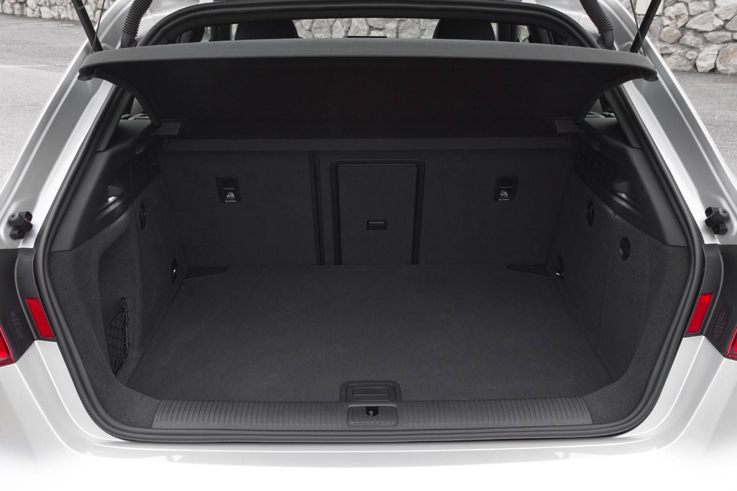 Audi a3 Sportback багажник