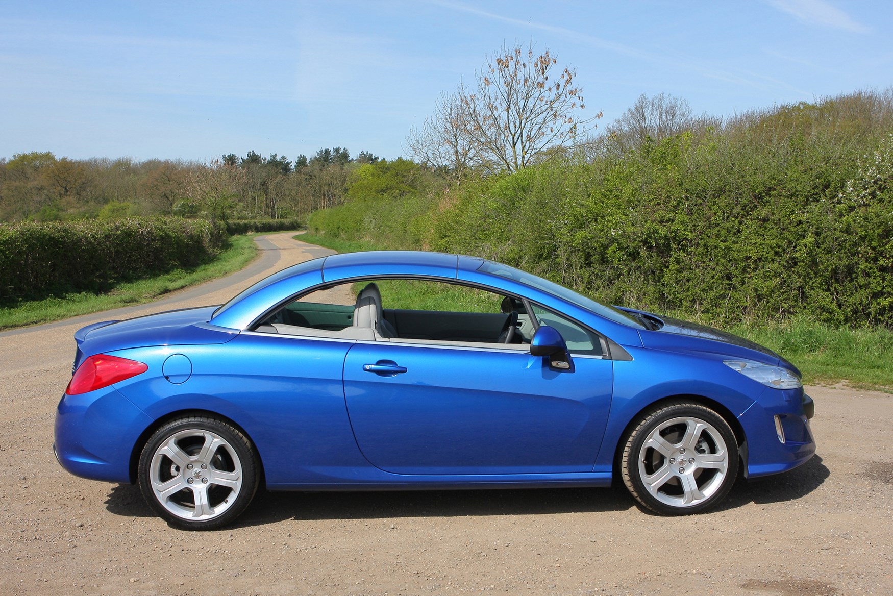 Peugeot 308 CC (2009 - 2014) Photos | Parkers