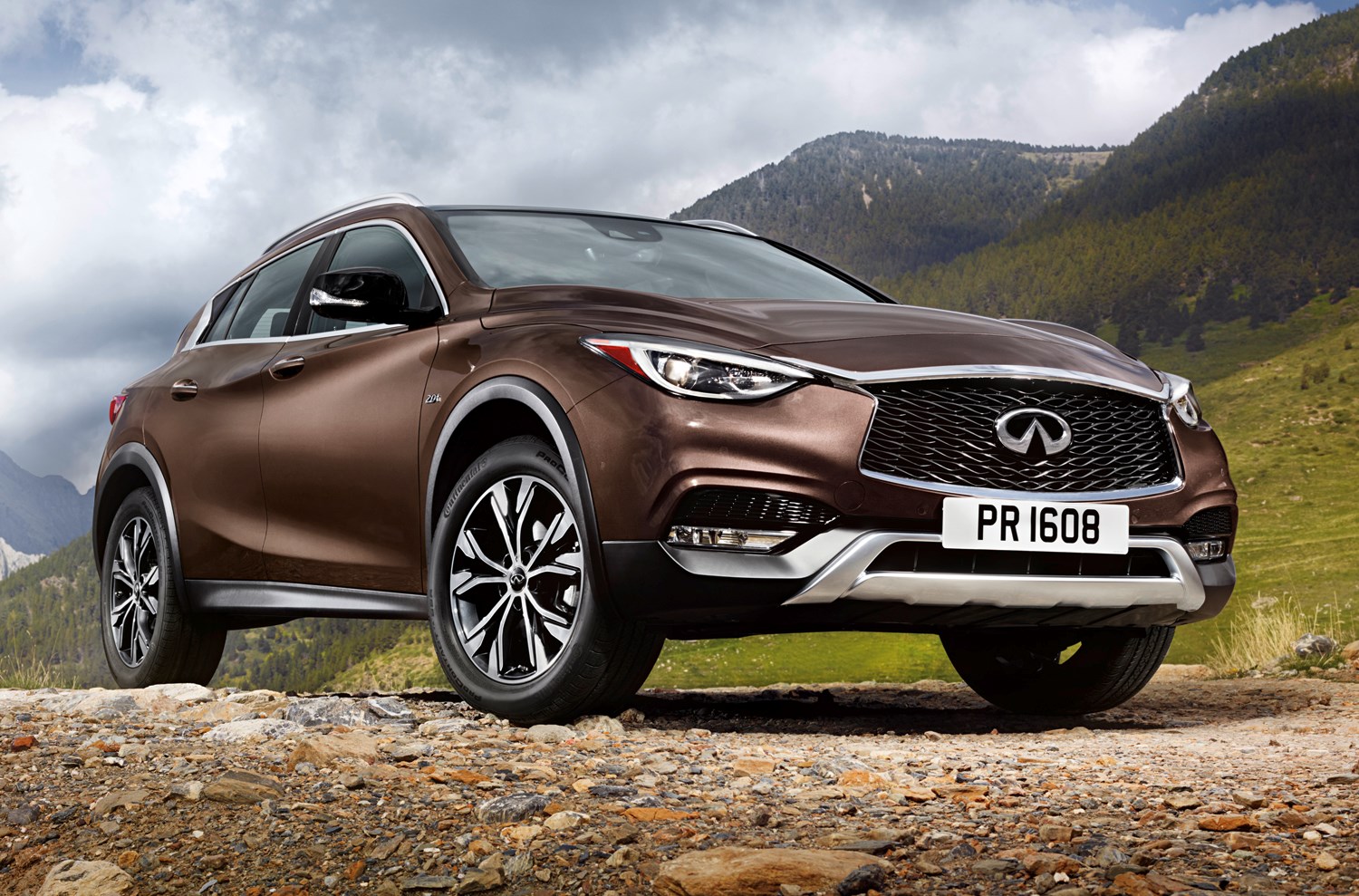 Infiniti Qx30 Suv 2016 Photos Parkers Infiniti 2016 Qx30 Static Exterior