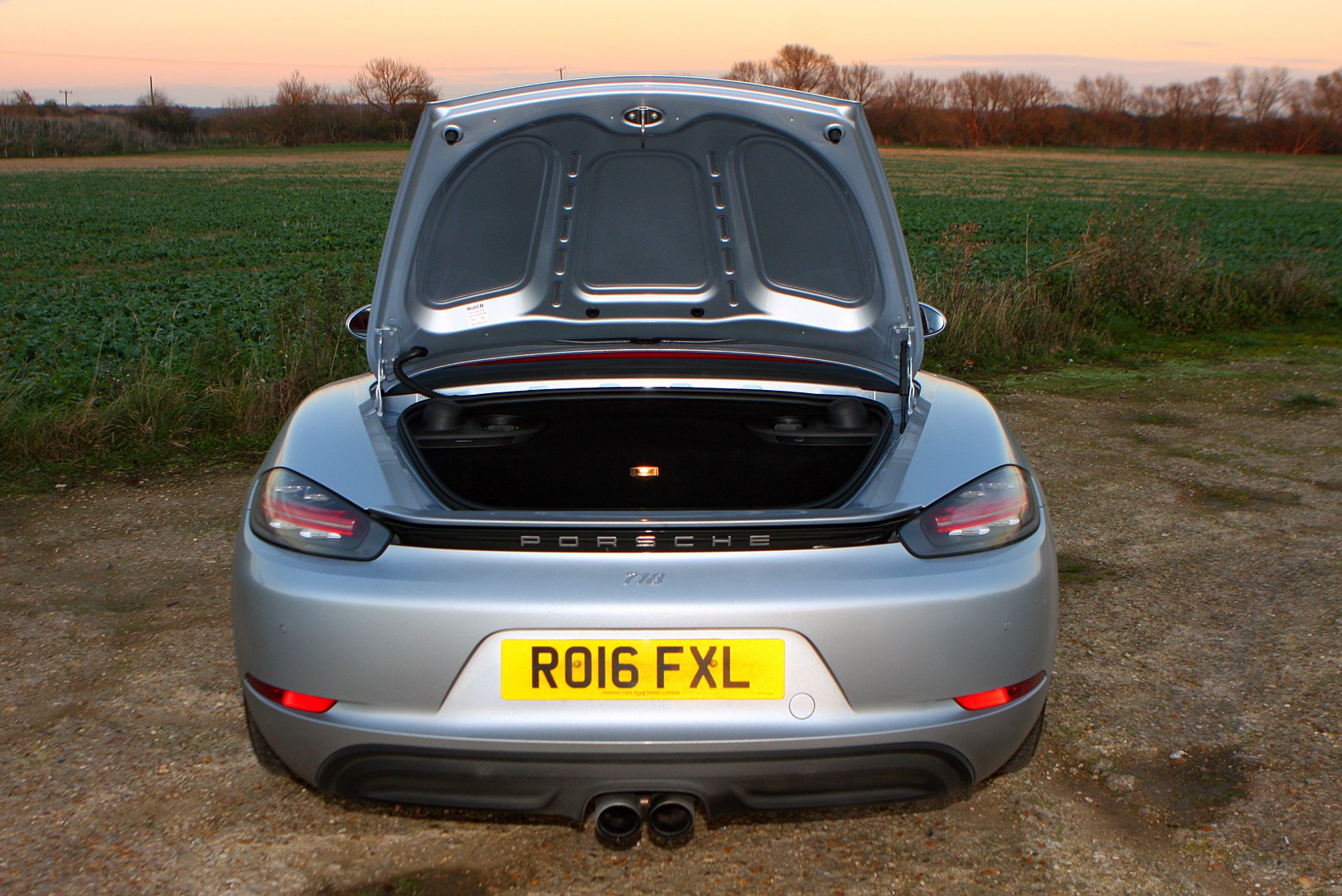 Porsche 718 Boxster Convertible (2016 ) Photos Parkers