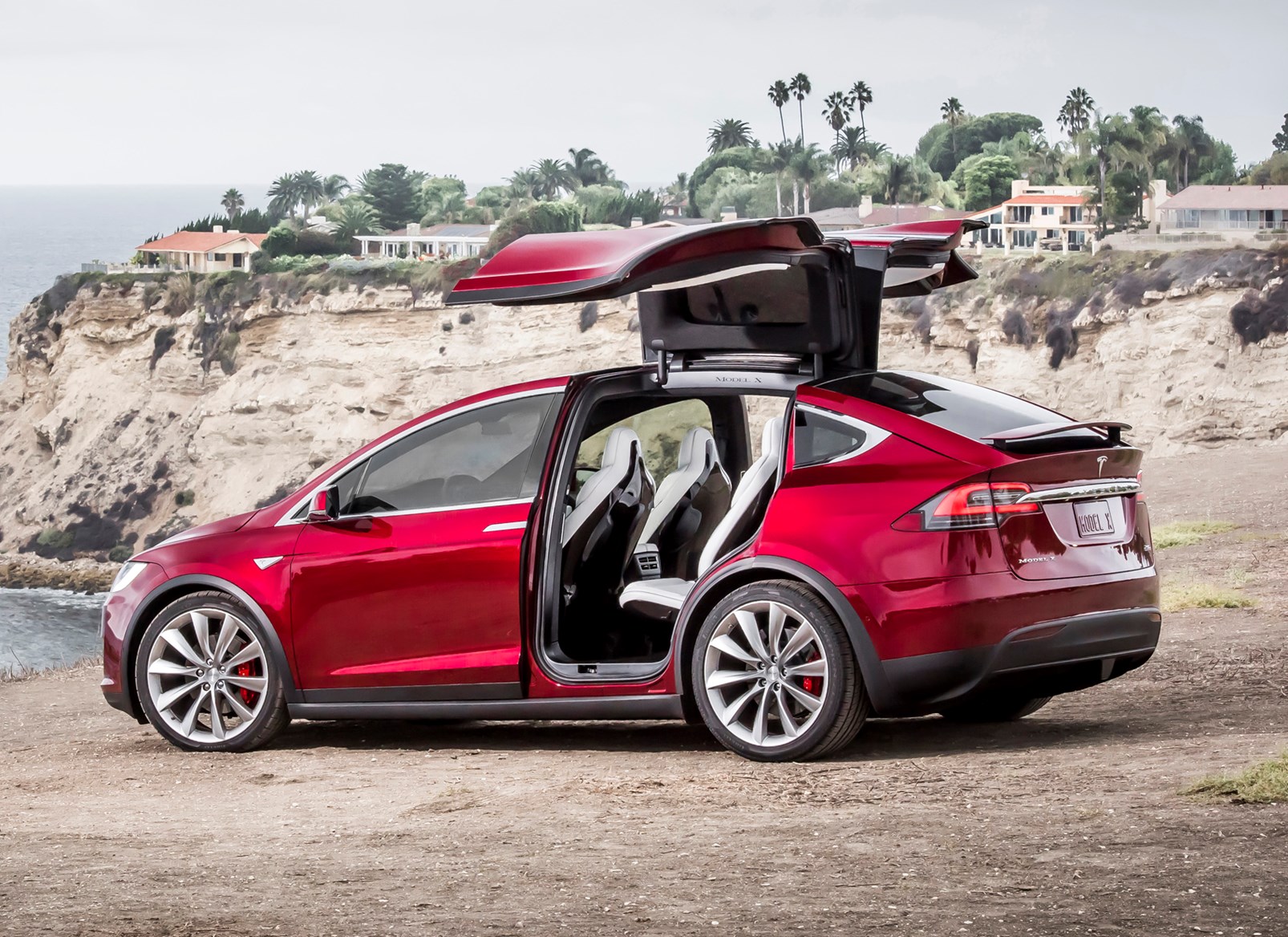  Tesla  Model X  SUV  2021 Photos Parkers