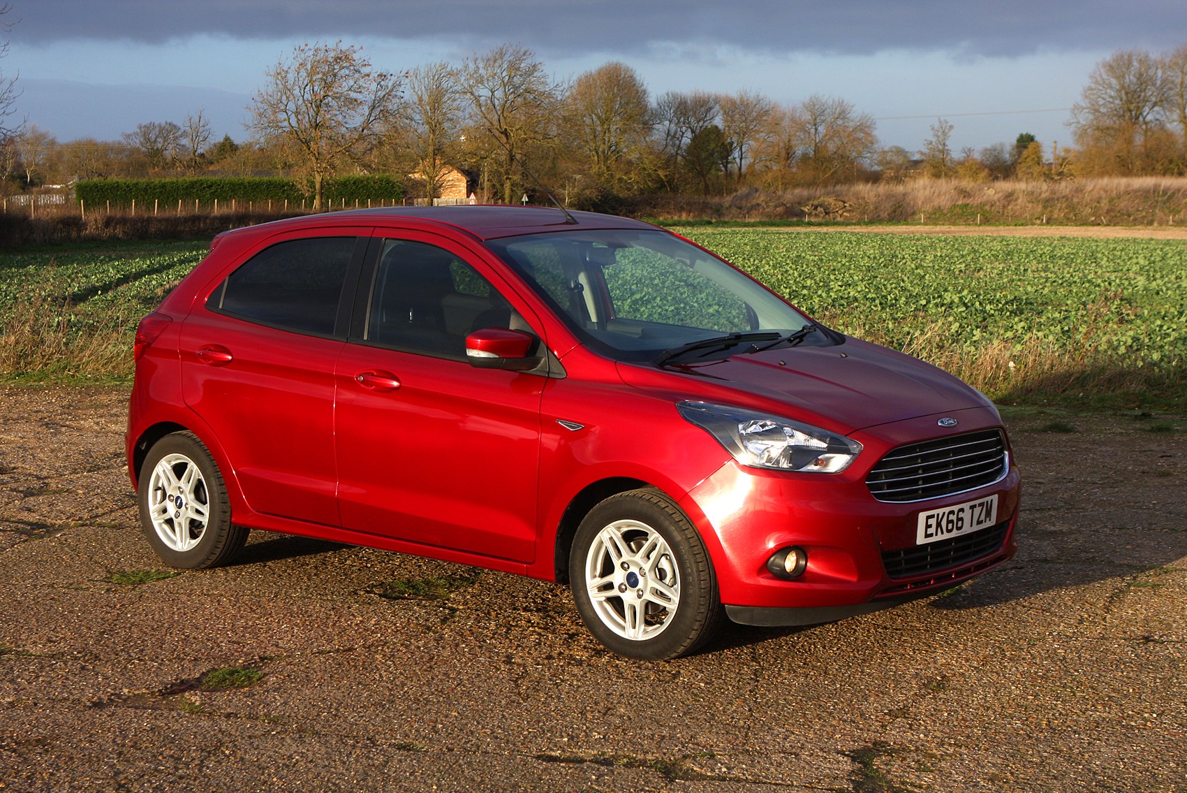 Ford Ka Plus (2016 ) Photos Parkers