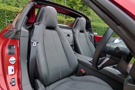 mazda mx5 isofix