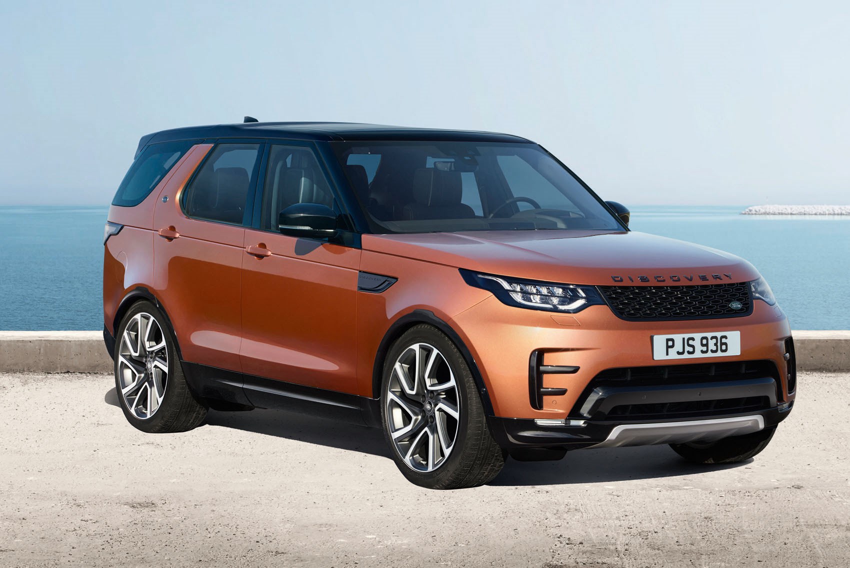 Land Rover Discovery SUV (2017 - ) Photos | Parkers