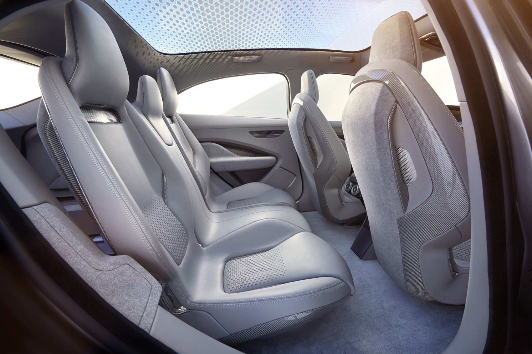 Jaguar I Pace Suv 2018 Driving Performance Parkers Jaguar 2018 I Pace Suv Interior Detail