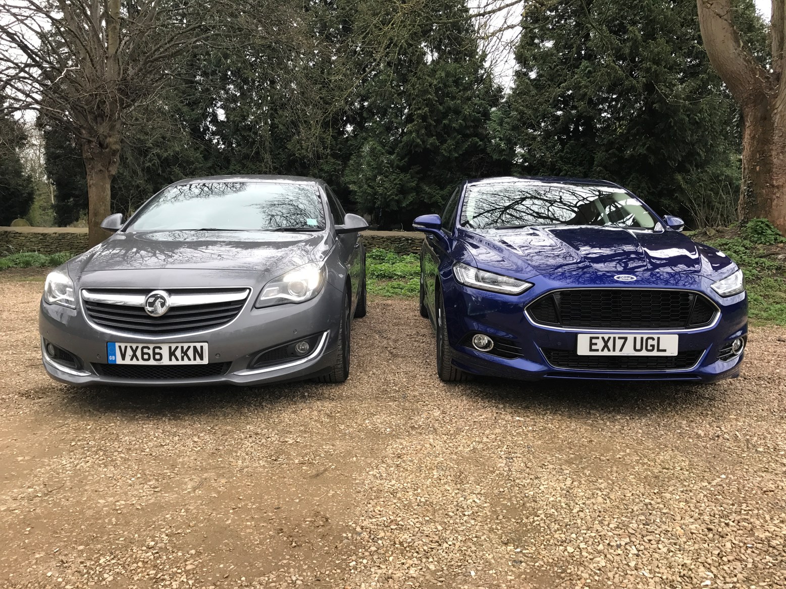 Ford Mondeo vs Vauxhall Insignia Parkers
