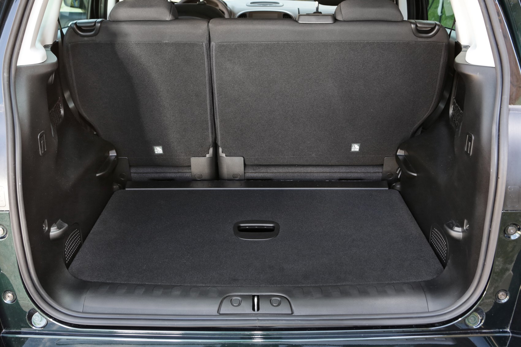 Fiat 500L Urban (2017 ) Features, Equipment and Accessories Parkers