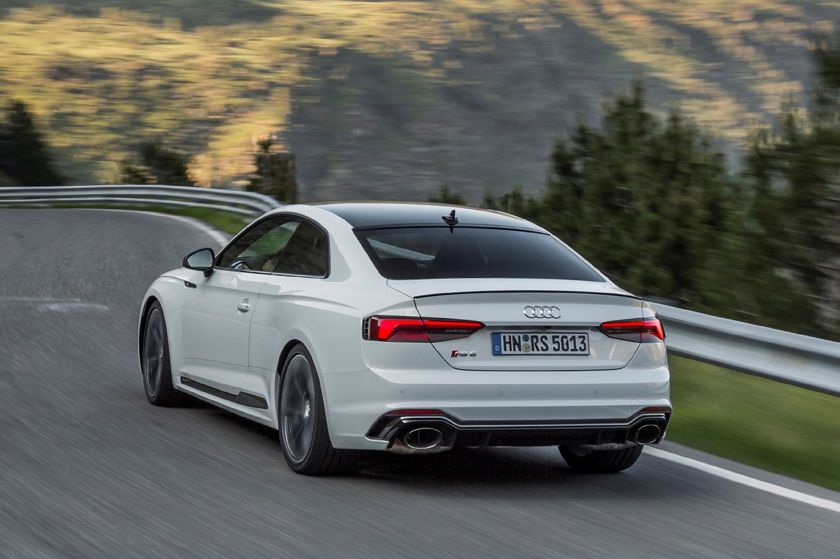 Audi rs5 Coupe White