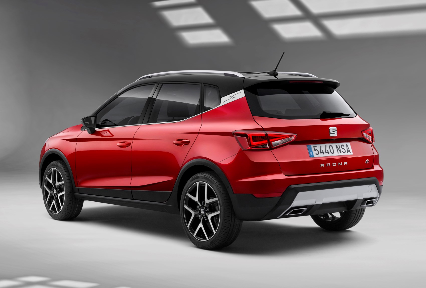SEAT Arona SUV (2018 ) Photos Parkers