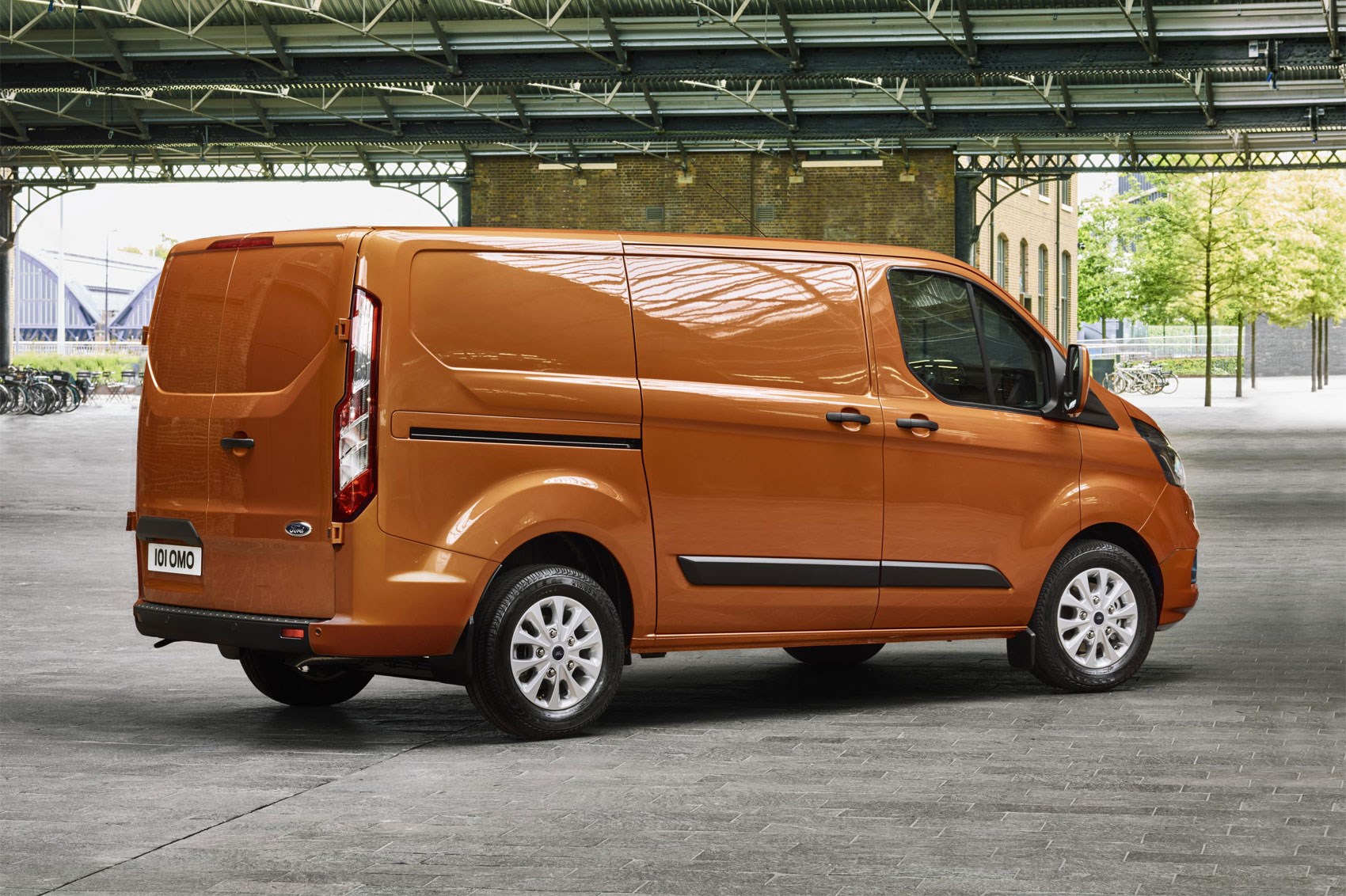 New Ford Transit Custom for 2018 info and pictures of