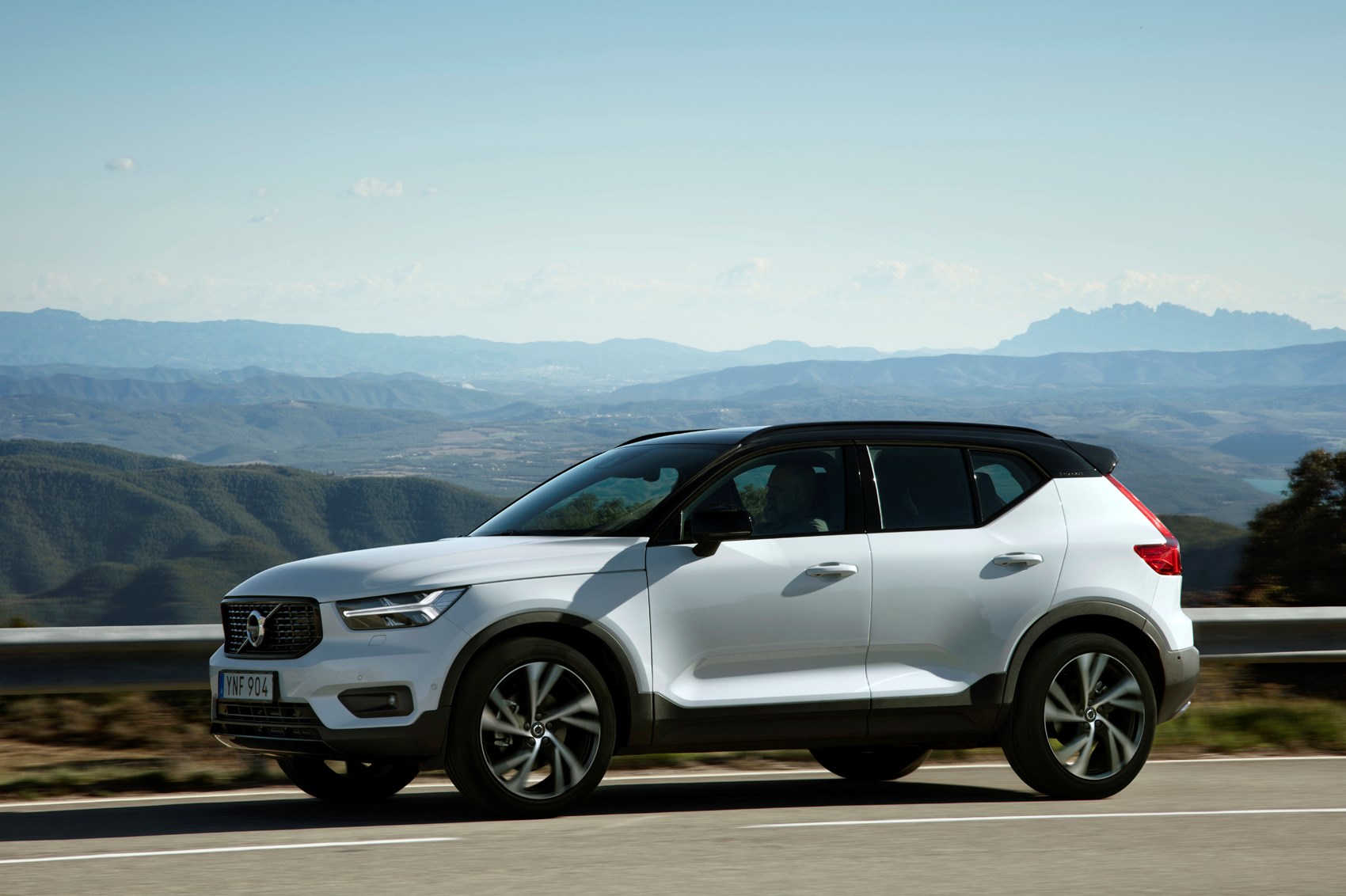 Volvo XC40 SUV (2017 - ) Photos | Parkers